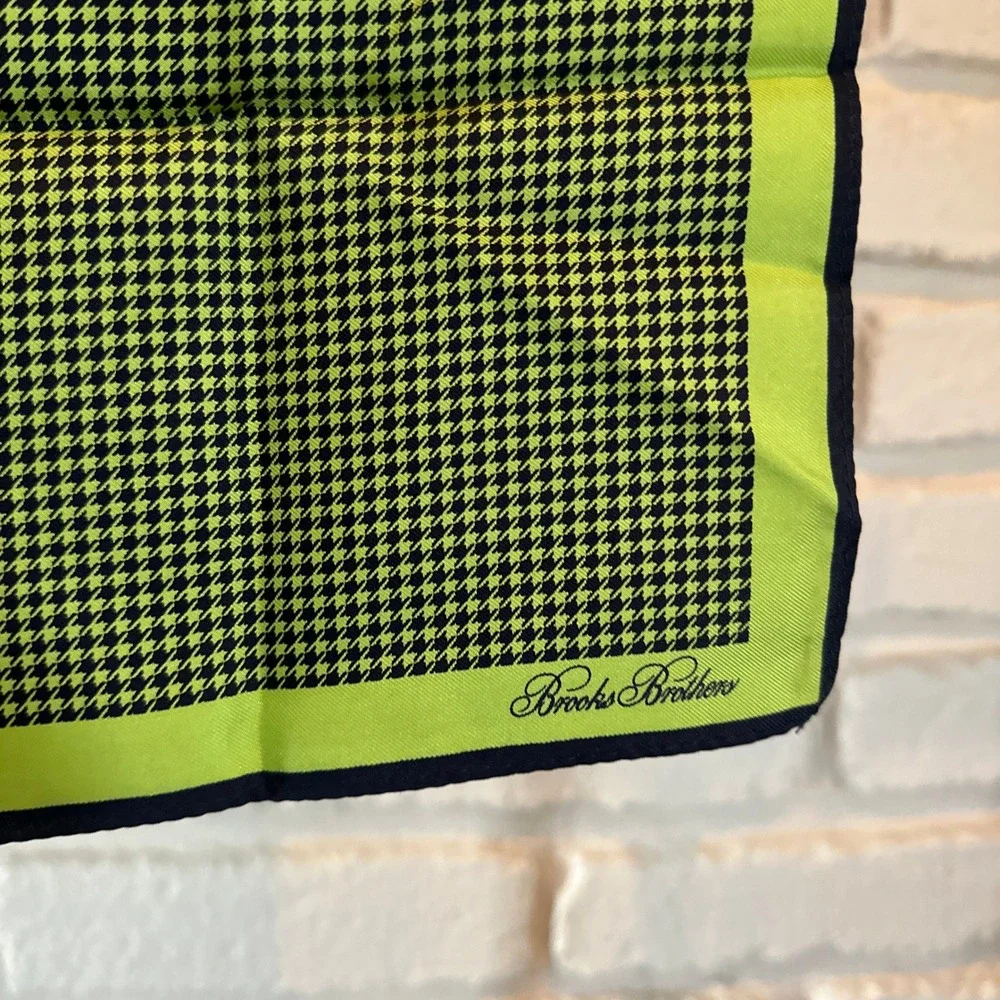 Brooks Brothers Silk Pocket Square Chartreuse Navy Houndstooth Made in England